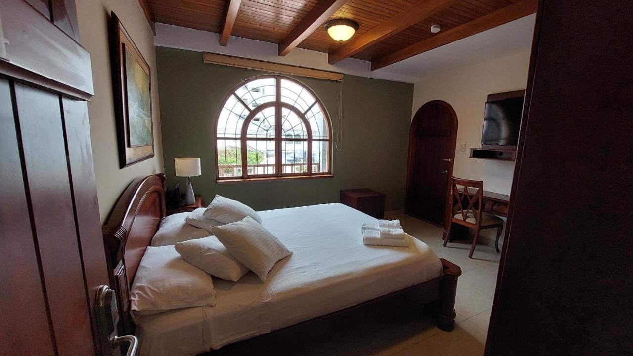 Hotel Voyager Manta Eksteriør billede
