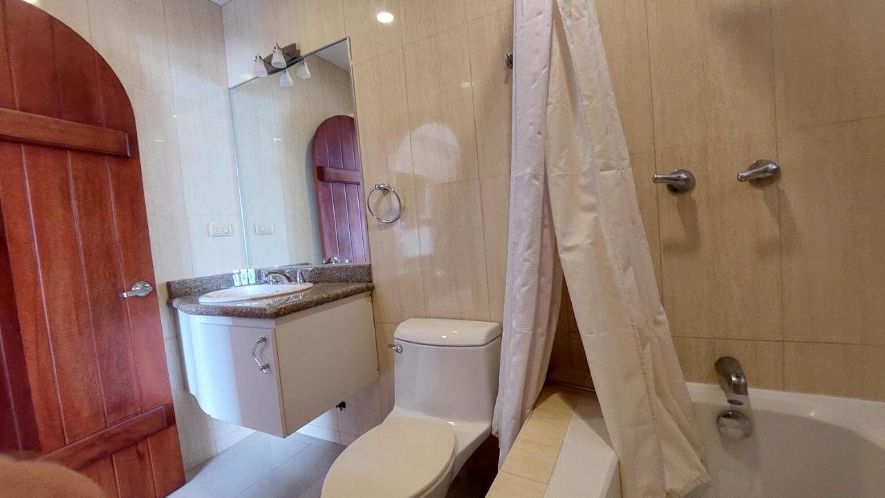 Hotel Voyager Manta Eksteriør billede