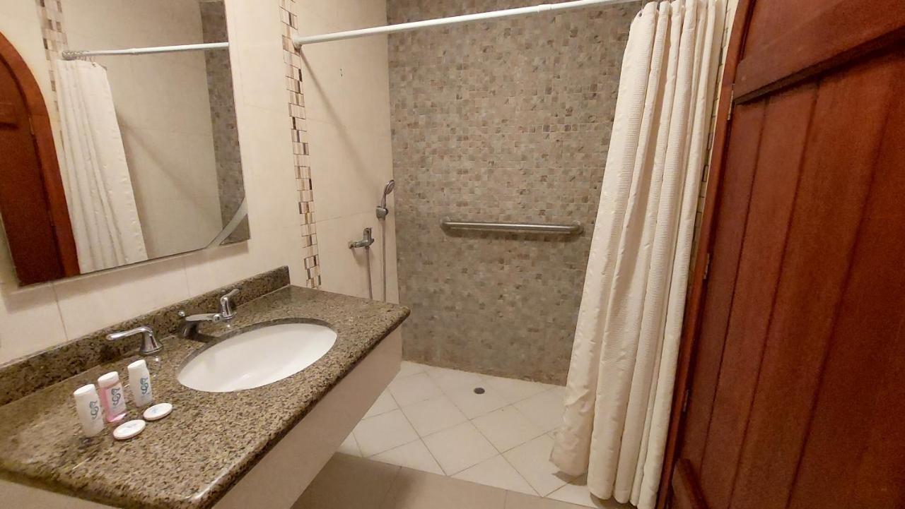 Hotel Voyager Manta Eksteriør billede